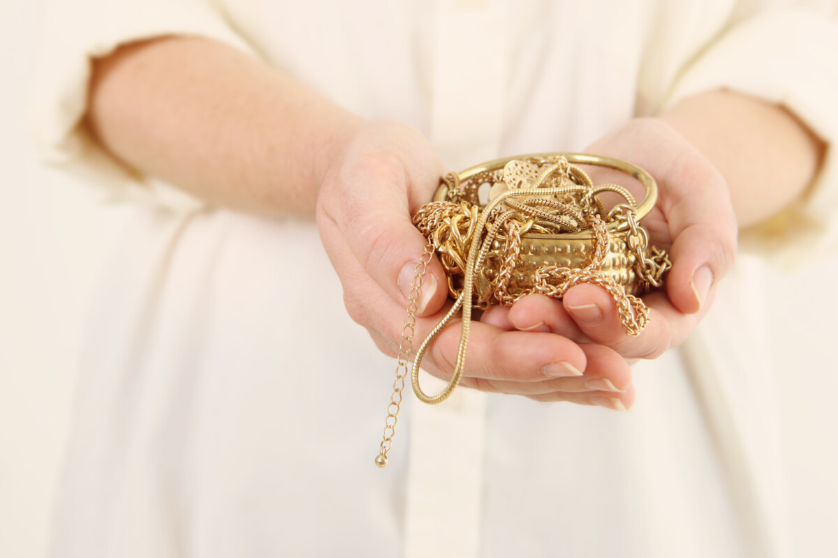 Warum man Gold nicht mit den Händen anfassen darf – merken Sie sich das für immer